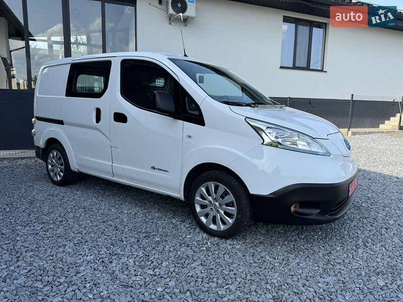 Вантажний фургон Nissan e-NV200 2019 в Рівному