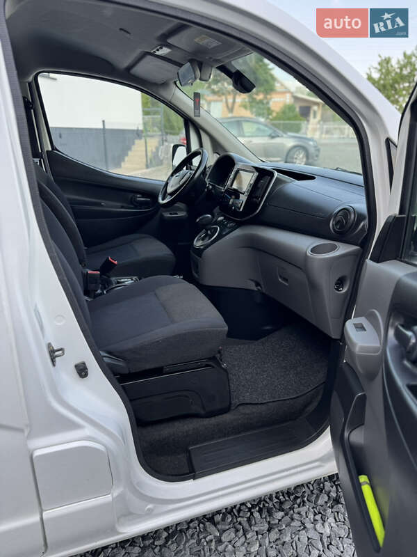 Вантажний фургон Nissan e-NV200 2019 в Рівному