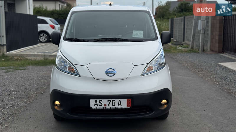 Грузовой фургон Nissan e-NV200 2020 в Ужгороде