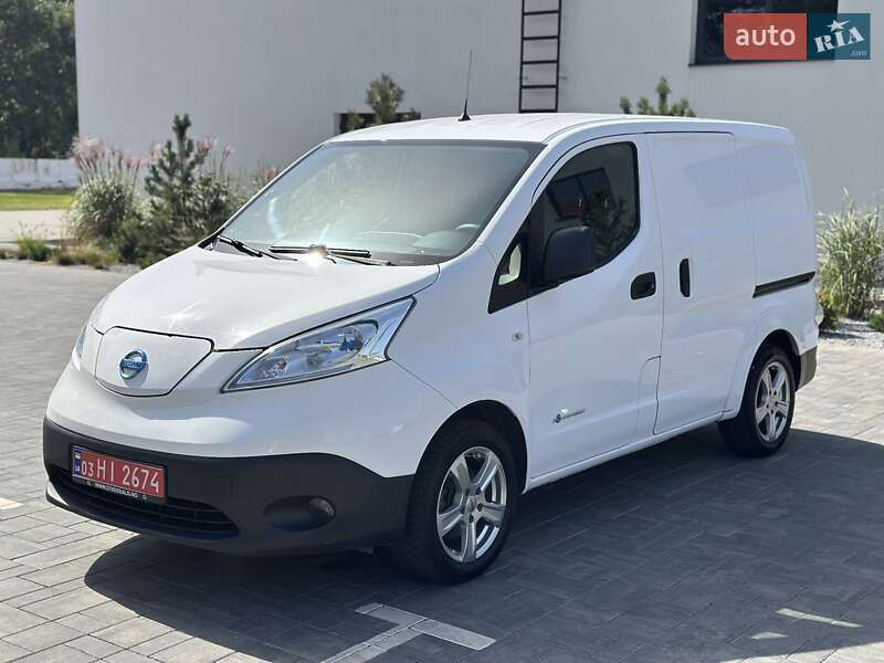 Грузовой фургон Nissan e-NV200 2018 в Луцке