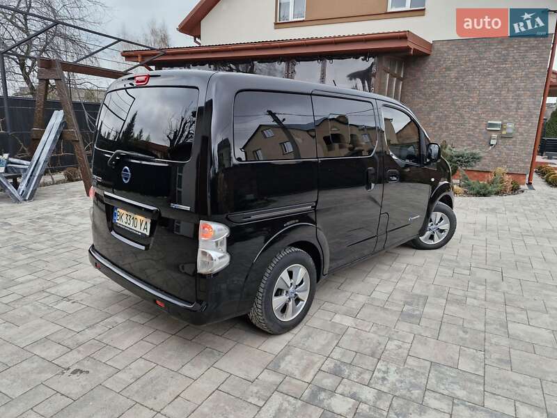Минивэн Nissan e-NV200 2015 в Ровно