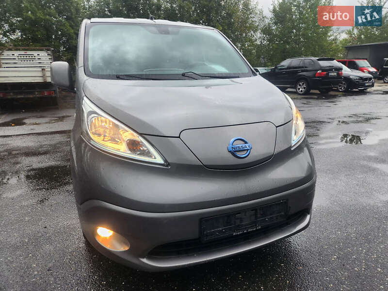 Минивэн Nissan e-NV200 2015 в Киеве