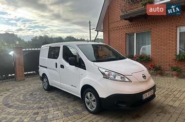 Грузовой фургон Nissan e-NV200 2018 в Хмельницком