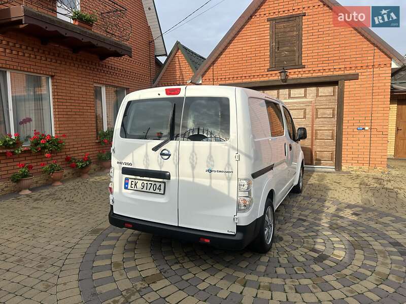 Грузовой фургон Nissan e-NV200 2018 в Хмельницком