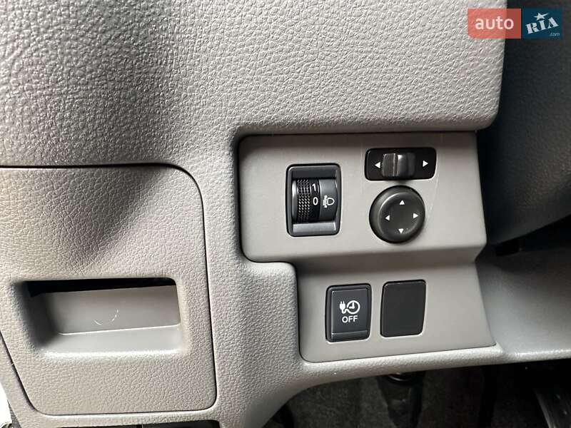 Грузовой фургон Nissan e-NV200 2018 в Хмельницком