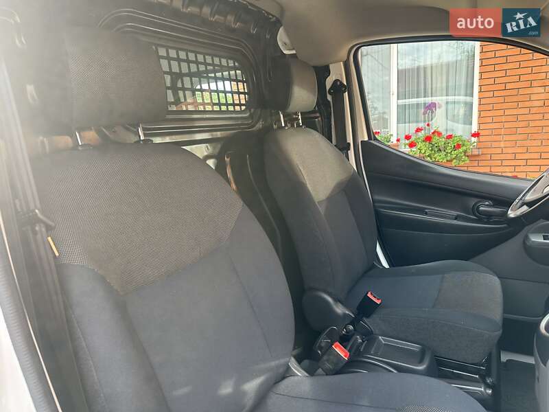 Грузовой фургон Nissan e-NV200 2018 в Хмельницком