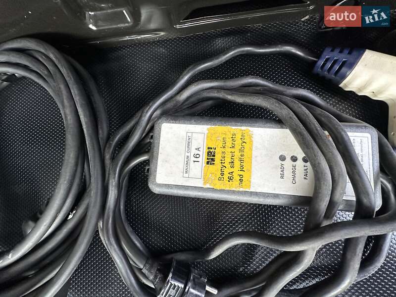 Грузовой фургон Nissan e-NV200 2018 в Хмельницком