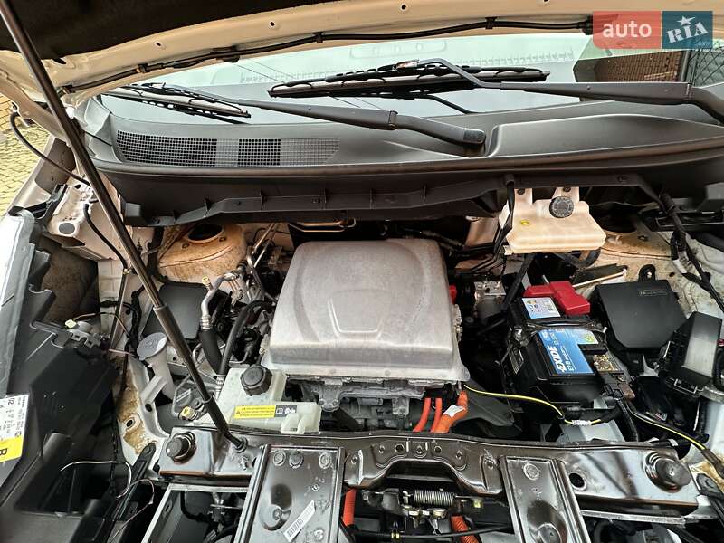 Грузовой фургон Nissan e-NV200 2018 в Хмельницком