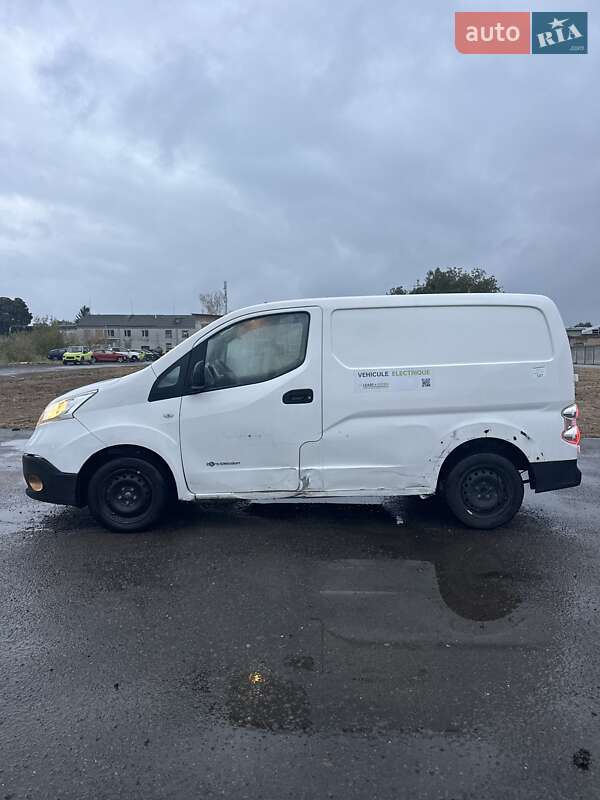 Вантажний фургон Nissan e-NV200 2020 в Рівному
