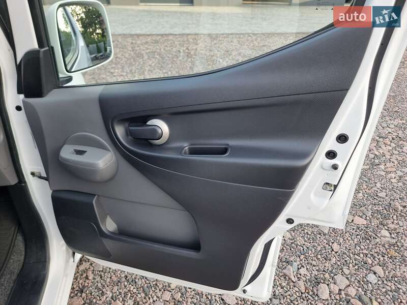 Мінівен Nissan e-NV200 2019 в Радивиліві