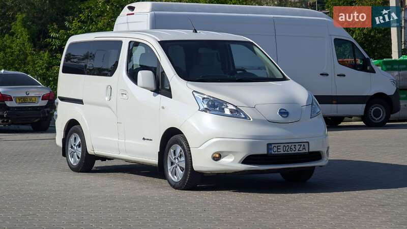 Мінівен Nissan e-NV200 2015 в Чернівцях
