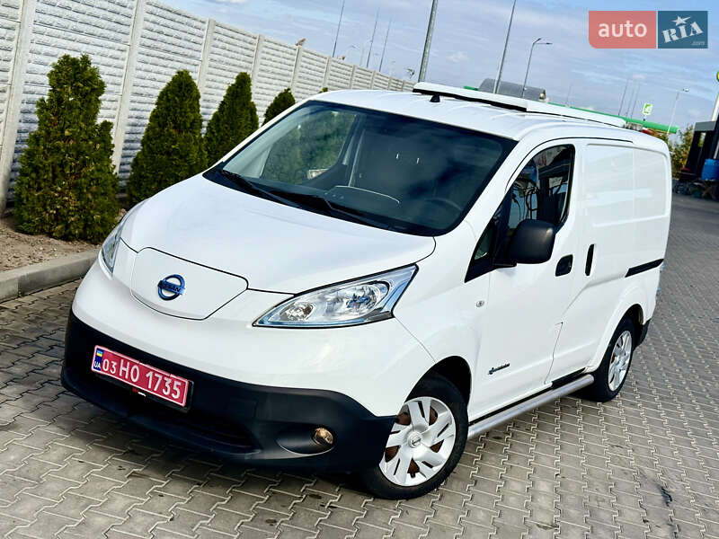Вантажний фургон Nissan e-NV200 2015 в Дніпрі фото 2 Вантажний фургон Nissan e-NV200 2015 в Дніпрі