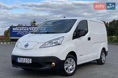 Вантажний фургон Nissan e-NV200 2017 в Радивиліві