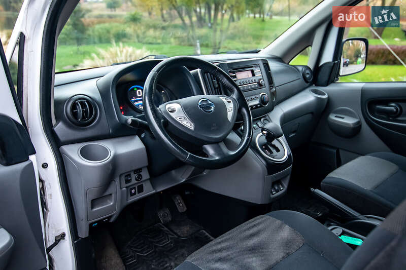 Грузовой фургон Nissan e-NV200 2019 в Умани