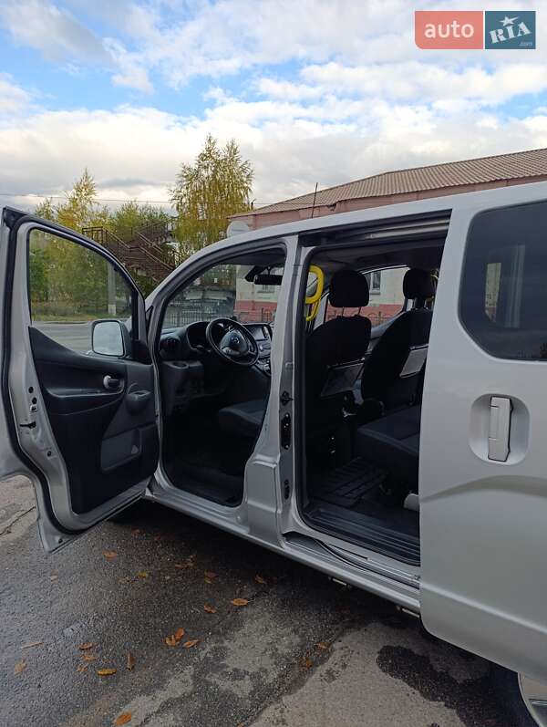 Мінівен Nissan e-NV200 2018 в Семенівці