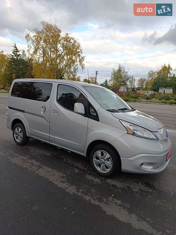Мінівен Nissan e-NV200 2018 в Семенівці