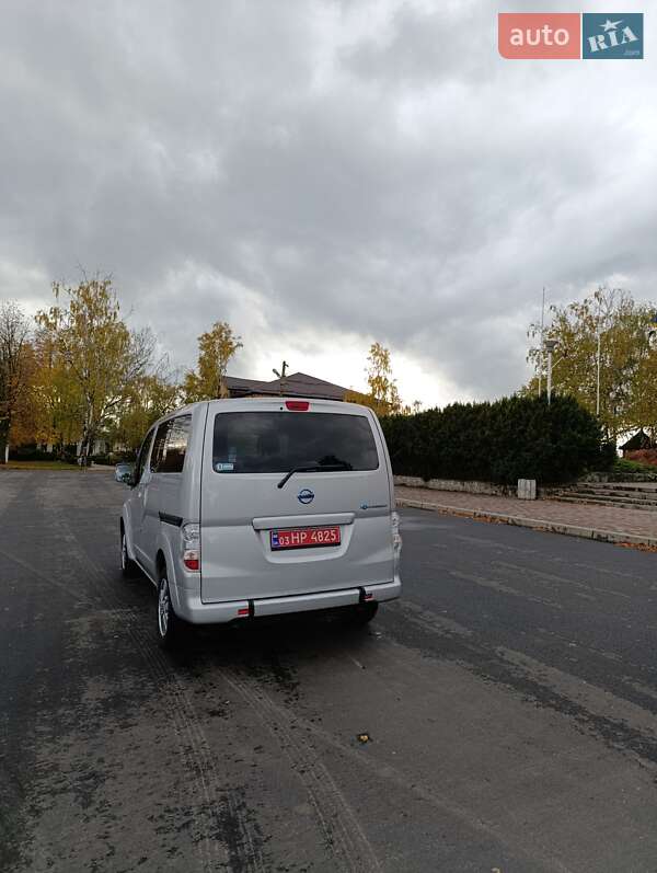 Мінівен Nissan e-NV200 2018 в Семенівці