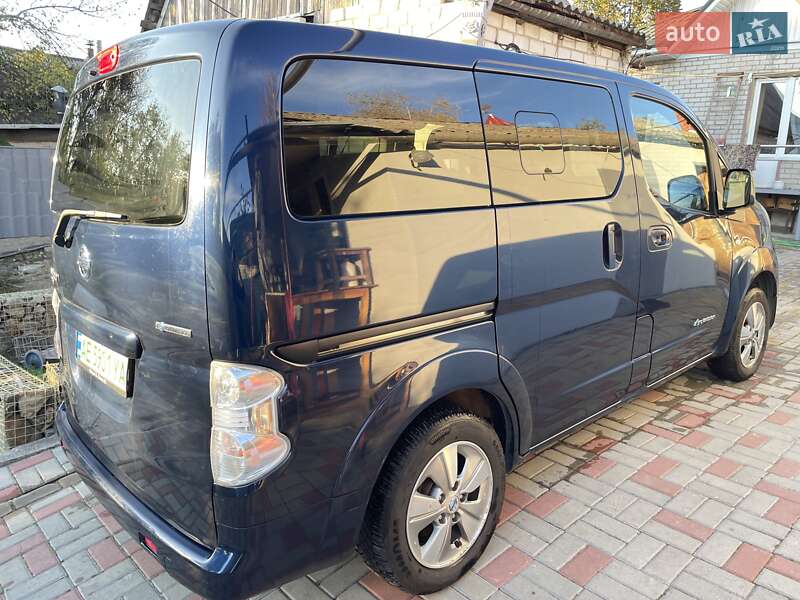 Мінівен Nissan e-NV200 2016 в Дніпрі