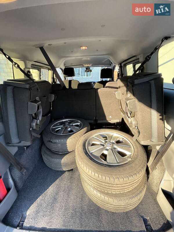 Мінівен Nissan e-NV200 2016 в Дніпрі