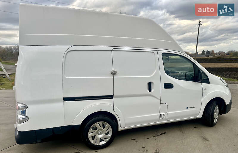 Вантажний фургон Nissan e-NV200 2018 в Городенці