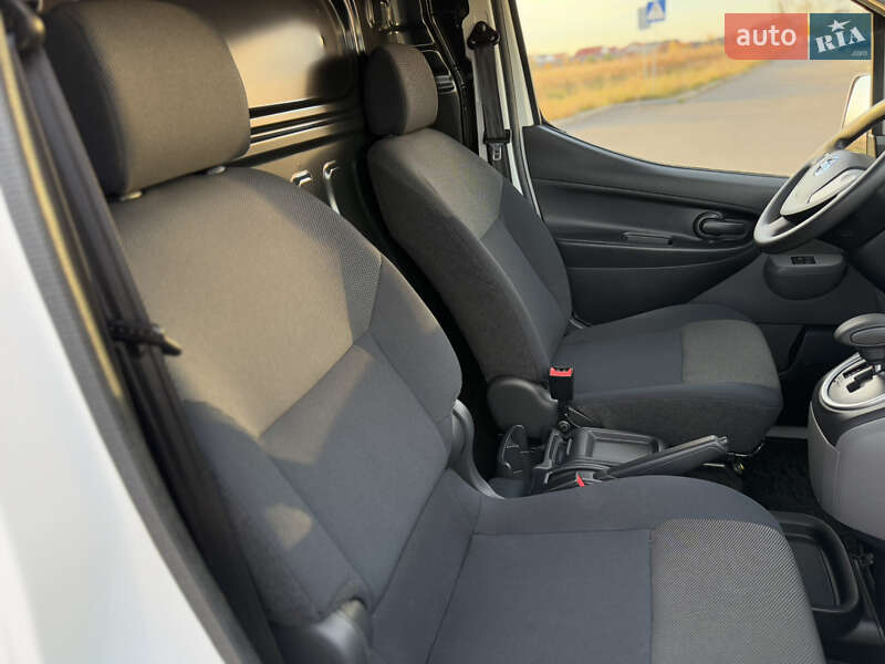 Вантажний фургон Nissan e-NV200 2020 в Вінниці