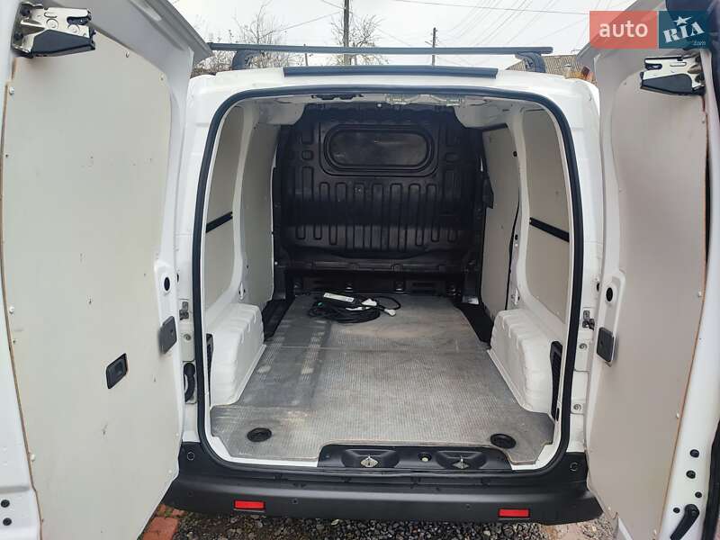 Грузовой фургон Nissan e-NV200 2019 в Виннице