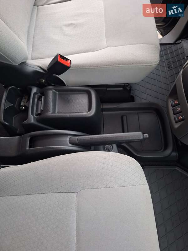 Мінівен Nissan e-NV200 2015 в Борисполі фото 15 Мінівен Nissan e-NV200 2015 в Борисполі