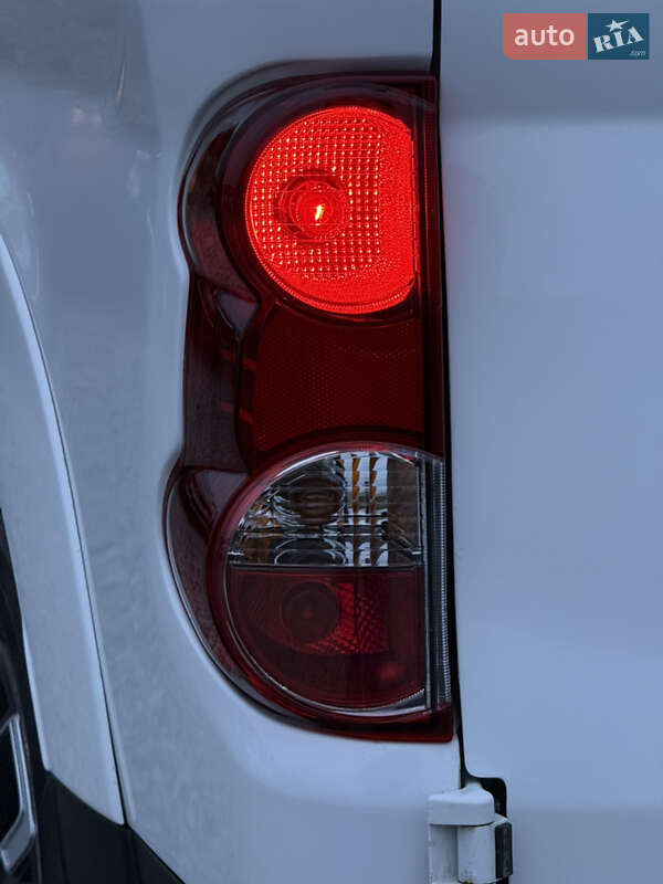 Вантажний фургон Nissan e-NV200 2019 в Стрию