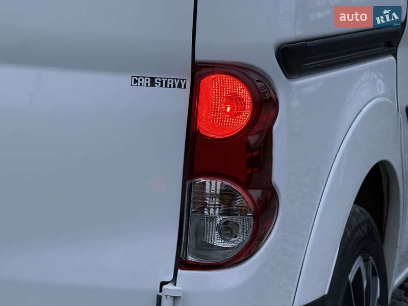 Вантажний фургон Nissan e-NV200 2019 в Стрию