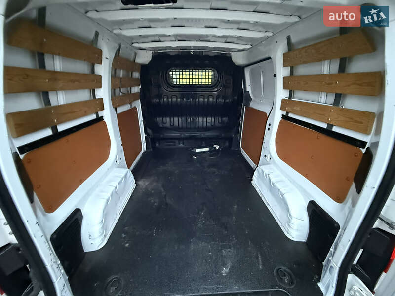 Вантажний фургон Nissan e-NV200 2019 в Стрию