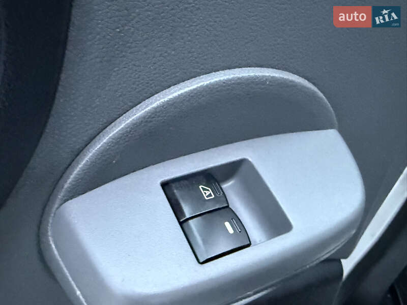 Вантажний фургон Nissan e-NV200 2019 в Стрию