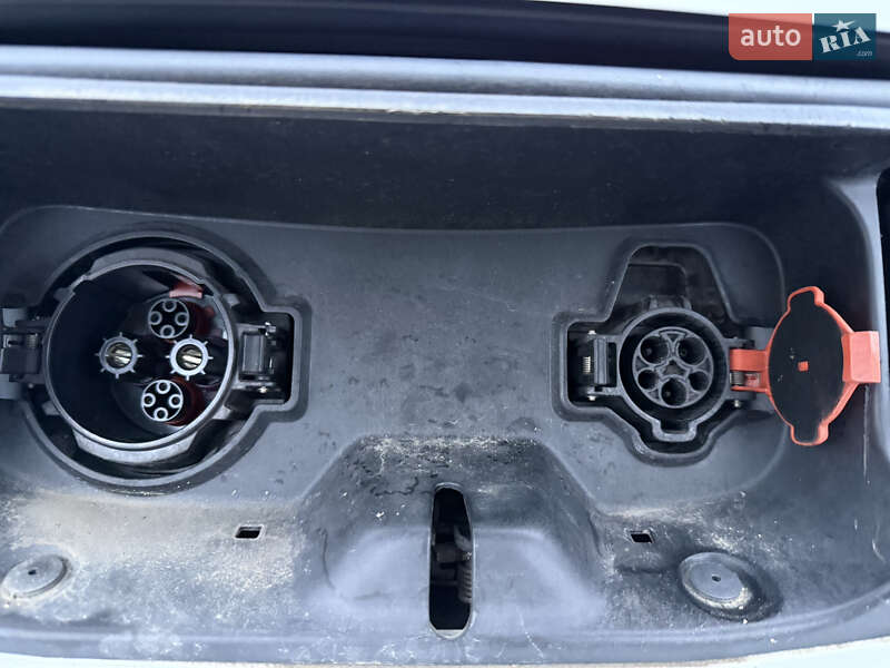 Вантажний фургон Nissan e-NV200 2019 в Стрию