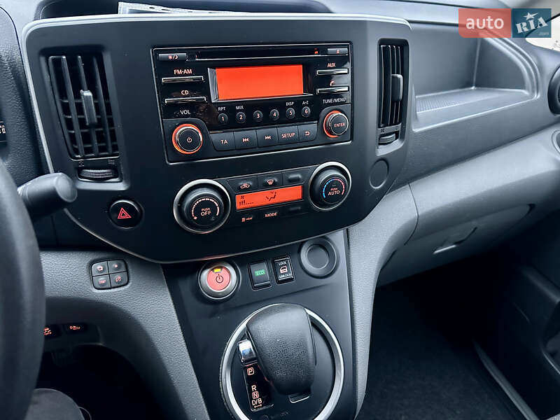 Грузовой фургон Nissan e-NV200 2018 в Городенке