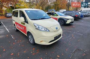 Мінівен Nissan e-NV200 2022 в Тернополі