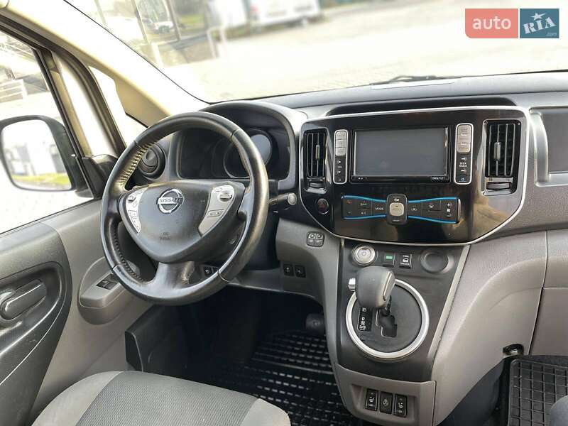 Грузовой фургон Nissan e-NV200 2015 в Киеве