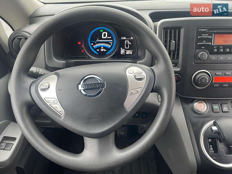 Вантажний фургон Nissan e-NV200 2018 в Сарнах