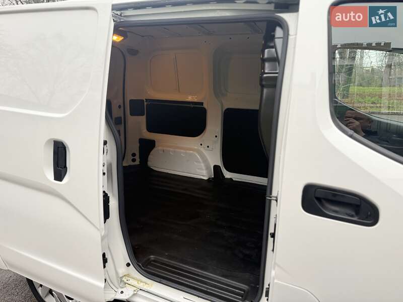Грузовой фургон Nissan e-NV200 2021 в Виннице
