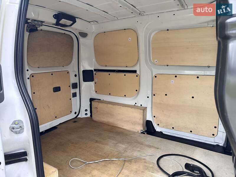 Грузовой фургон Nissan e-NV200 2021 в Луцке фото 6 Грузовой фургон Nissan e-NV200 2021 в Луцке