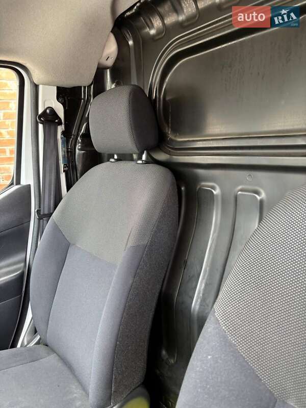 Вантажний фургон Nissan e-NV200 2019 в Полтаві