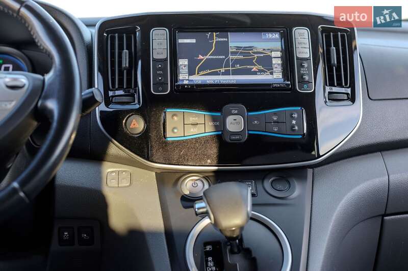 Минивэн Nissan e-NV200 2015 в Львове