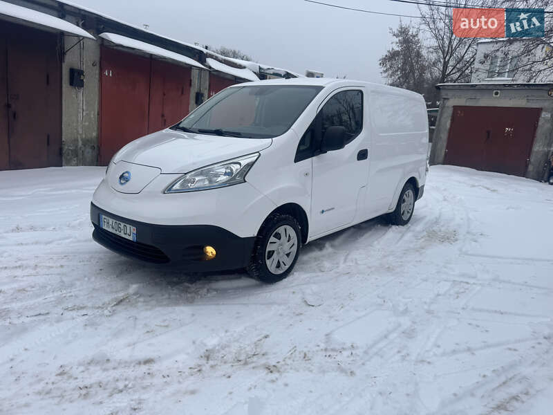 Грузовой фургон Nissan e-NV200 2019 в Киеве