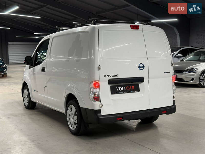 Грузовой фургон Nissan e-NV200 2015 в Владимире