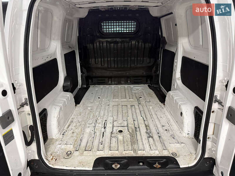 Грузовой фургон Nissan e-NV200 2015 в Владимире