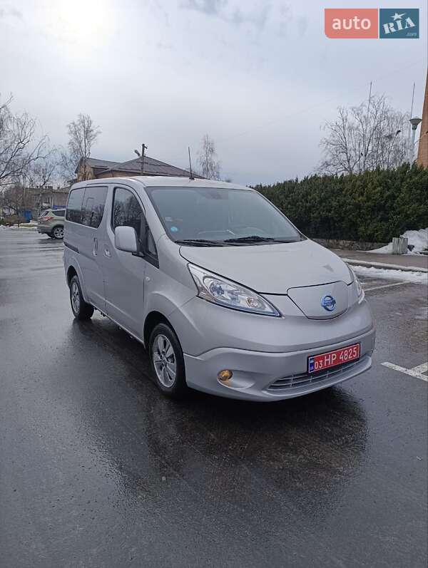 Мінівен Nissan e-NV200 2018 в Семенівці