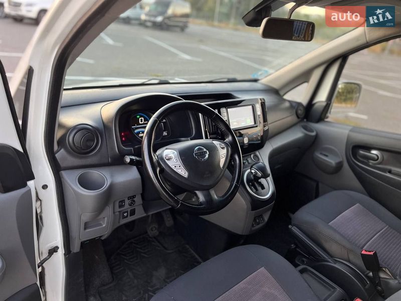 Минивэн Nissan e-NV200 2015 в Киеве