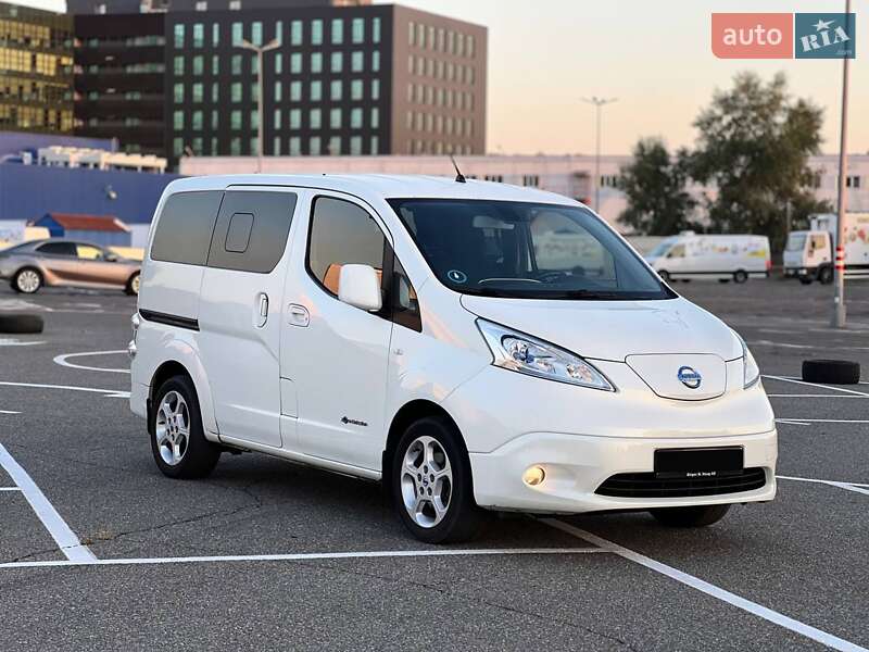 Минивэн Nissan e-NV200 2015 в Киеве