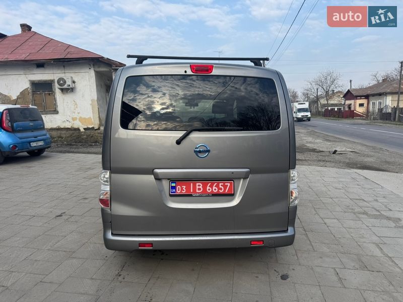 Минивэн Nissan e-NV200 2015 в Бурштыне