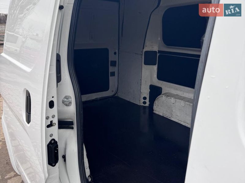 Грузовой фургон Nissan e-NV200 2019 в Житомире