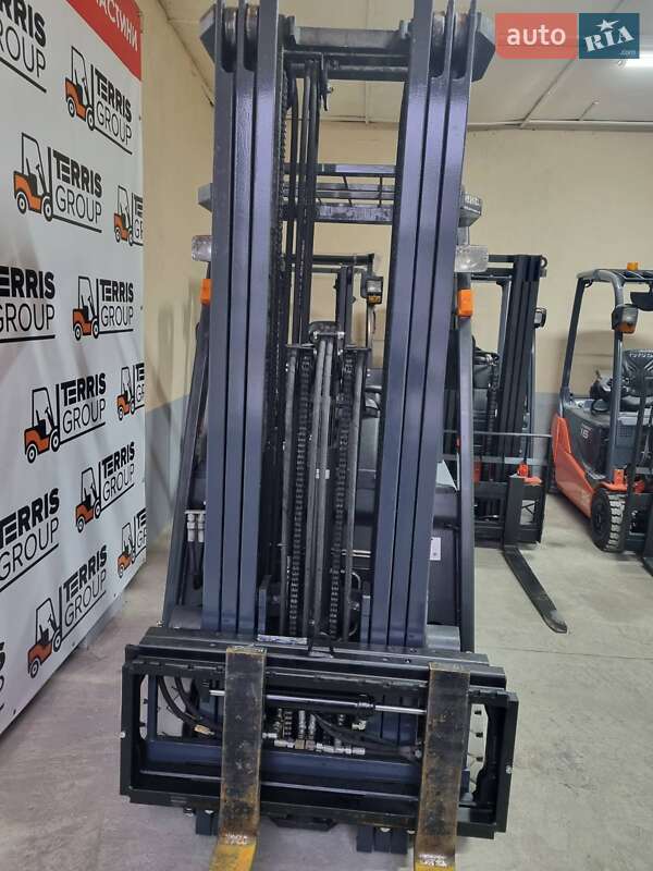 Вилочный погрузчик Nissan EP 2008 в Виннице