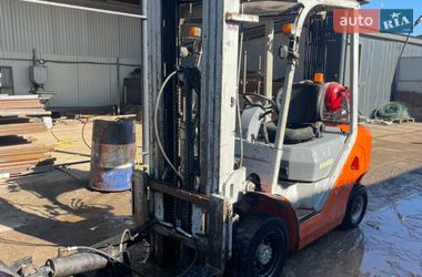 Вилочний навантажувач Nissan FD 2004 в Радехові